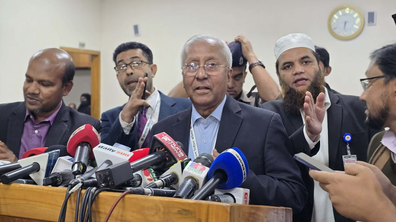 ভোটে মোবাইল ও ইন্টারনেট ব্যাংকিং সেবা সীমিত থাকবে: ইসি সচিব