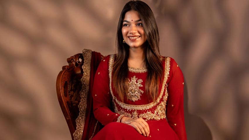 আসছে পারসা ইভানার ‘একসাথে আলাদা’