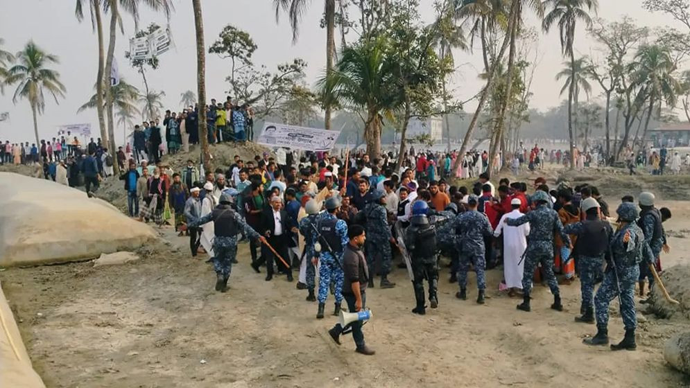 নোয়াখালীতে বিএনপি ও এনসিপির মধ্যে তুমুল সংঘর্ষ ,আহত ১০