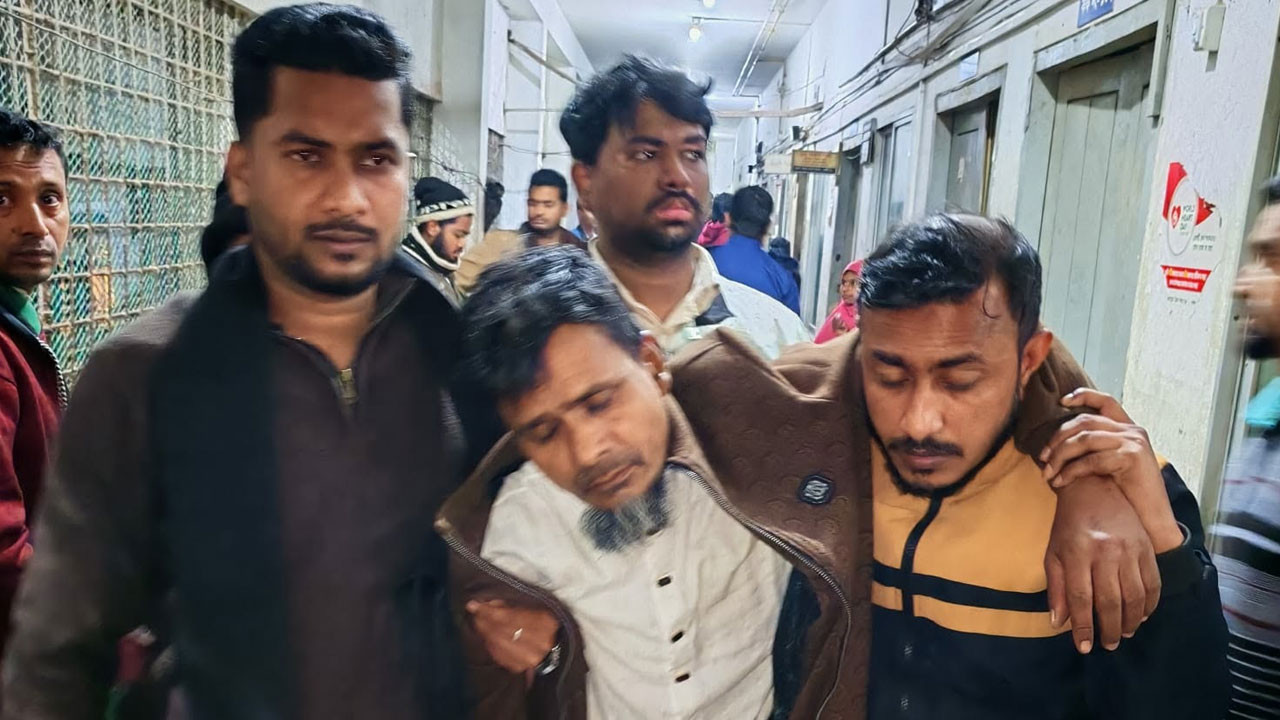 লক্ষ্মীপুরে বিএনপি-জামায়াতের নেতাকর্মীদের সংঘর্ষ, আহত ১০