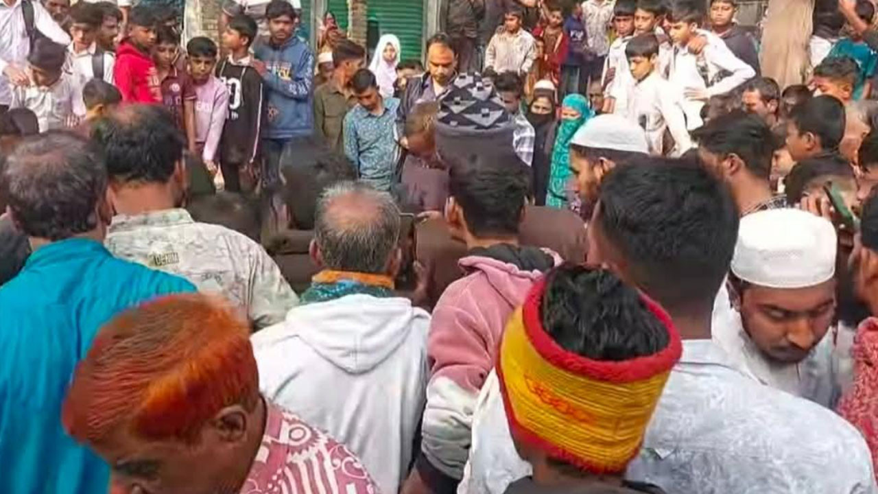 নরসিংদীতে জেল পলাতক শীর্ষ সন্ত্রাসী অপুকে কুপিয়ে হত্যা