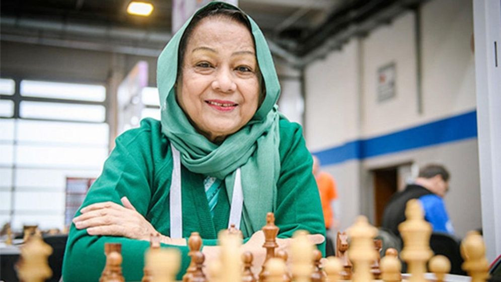 ৮২ বছর বয়সেও চ্যাম্পিয়ন রানী হামিদ