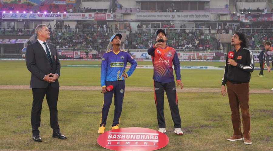 টস জিতে রাজশাহীকে ব্যাটিংয়ে পাঠাল চট্টগ্রাম