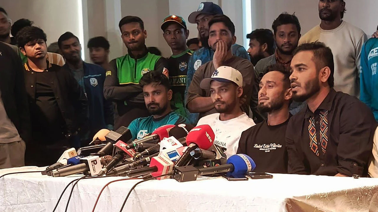 শর্ত সাপেক্ষে খেলায় ফিরতে রাজি ক্রিকেটাররা