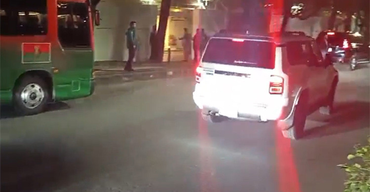 প্রধান উপদেষ্টার সঙ্গে সাক্ষাতের জন্য সপরিবারে যমুনায় তারেক রহমান