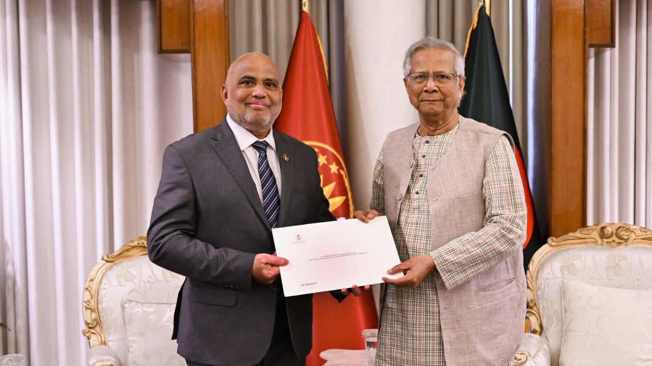 প্রধান উপদেষ্টার সঙ্গে মালদ্বীপের শিক্ষামন্ত্রীর সাক্ষাৎ