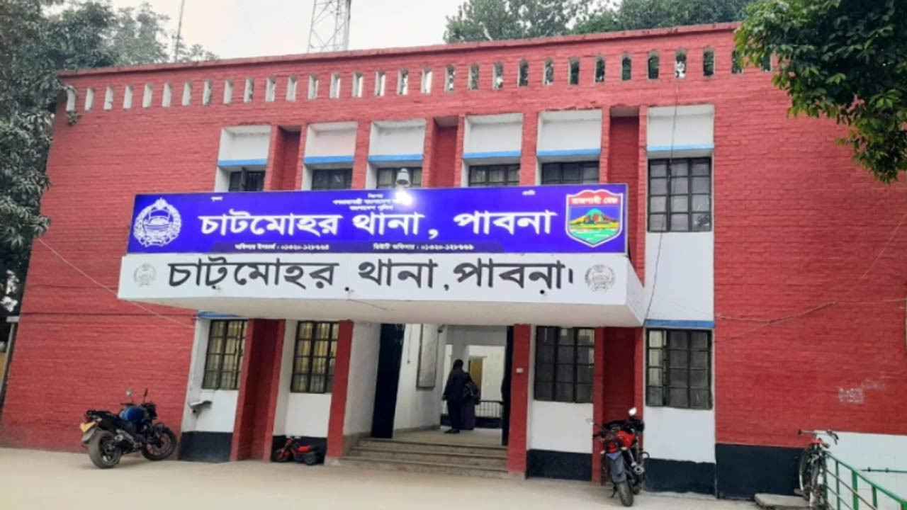 পাবনার চাটমোহরে স্বতন্ত্র প্রার্থীর প্রচার মাইক ভাঙচুরের অভিযোগ