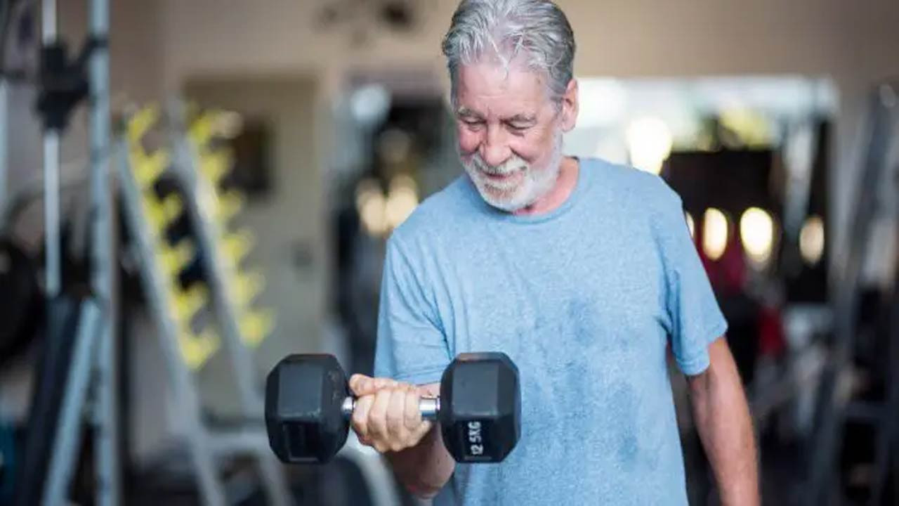 বয়স ৬০-এর পরও ফিট থাকবেন যেভাবে