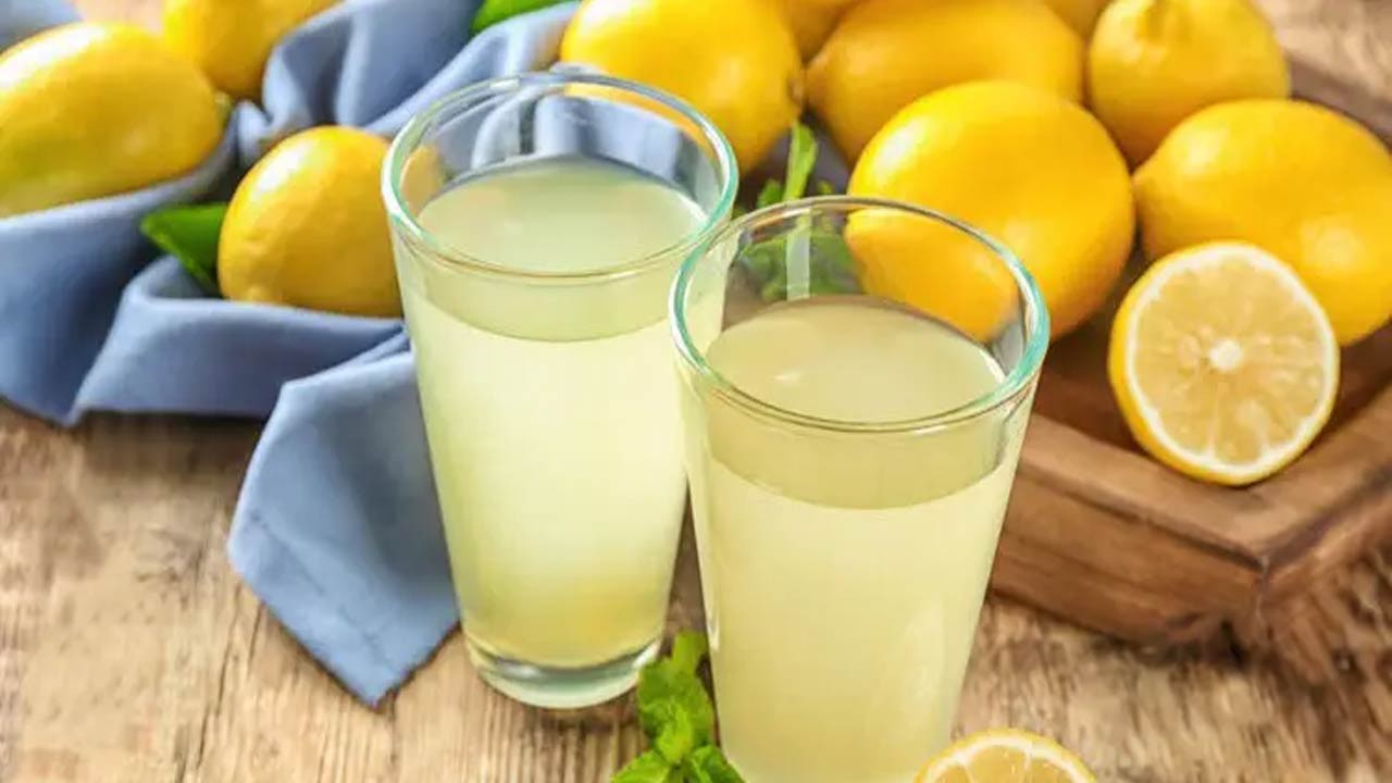 ইফতারে প্রশান্তি পেতে ঝটপট লেবুর শরবত