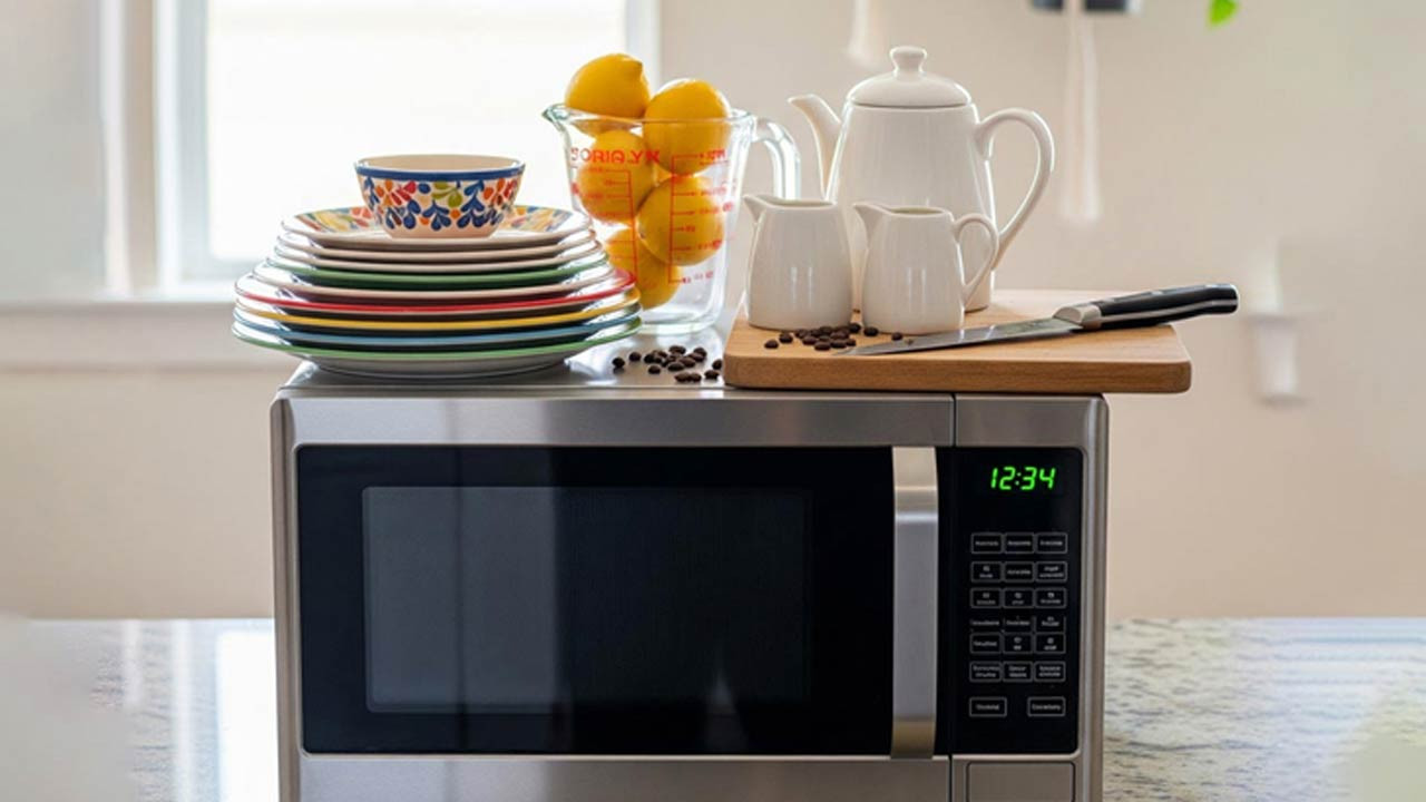 মাইক্রোওয়েভের ওপর জিনিস রাখলেই হতে পারে বিপদ
