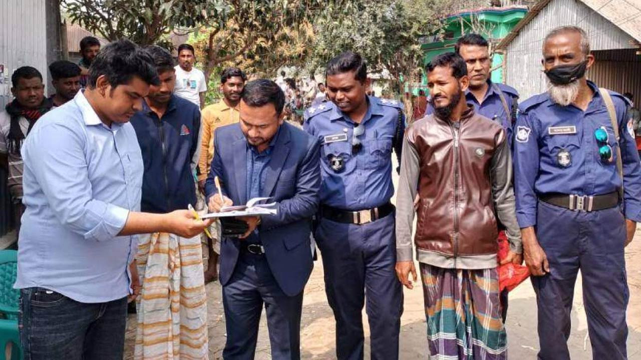 পাবনার ভাঙ্গুড়ায় নির্বাচনি আচরণবিধি লঙ্ঘনের অপরাধে প্রার্থীর কর্মীকে অর্থদণ্ড