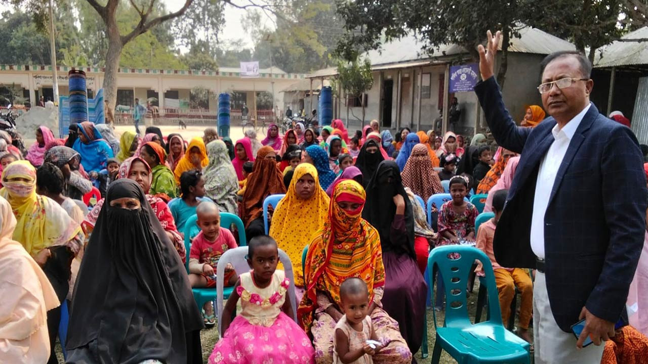বগুড়ার সোনাতলায় ডাব প্রতীকে ভোট চেয়ে আশাদুল হকের গণসংযোগ