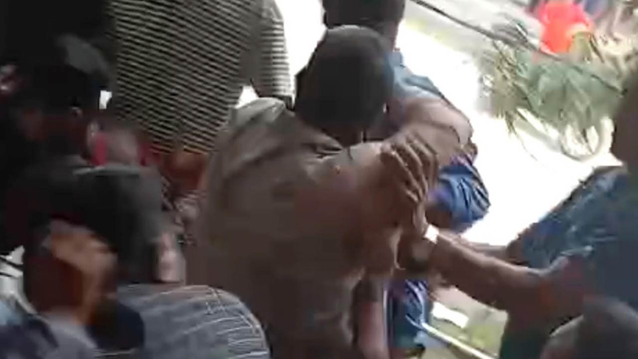 পাবনার চাটমোহরে জামায়াত নেতাকে মারধরের ঘটনায় বিএনপি’র ৯ নেতাকর্মীর বিরুদ্ধে মামলা