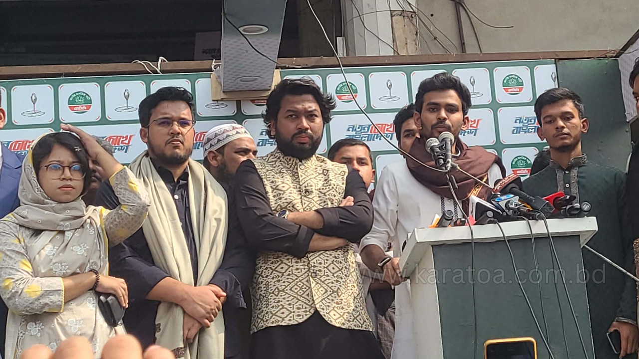 চিরতরে ফ্যাসিবাদের পতন ঘটাতে হলে ‘হ্যাঁ’ ভোটে সিল মারতে হবে : আসিফ মাহমুদ