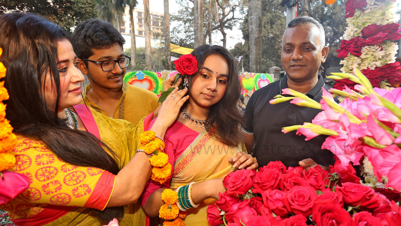 আজ ভালবেসে আত্মার সঙ্গে  সম্পর্কিত হওয়ার দিন 