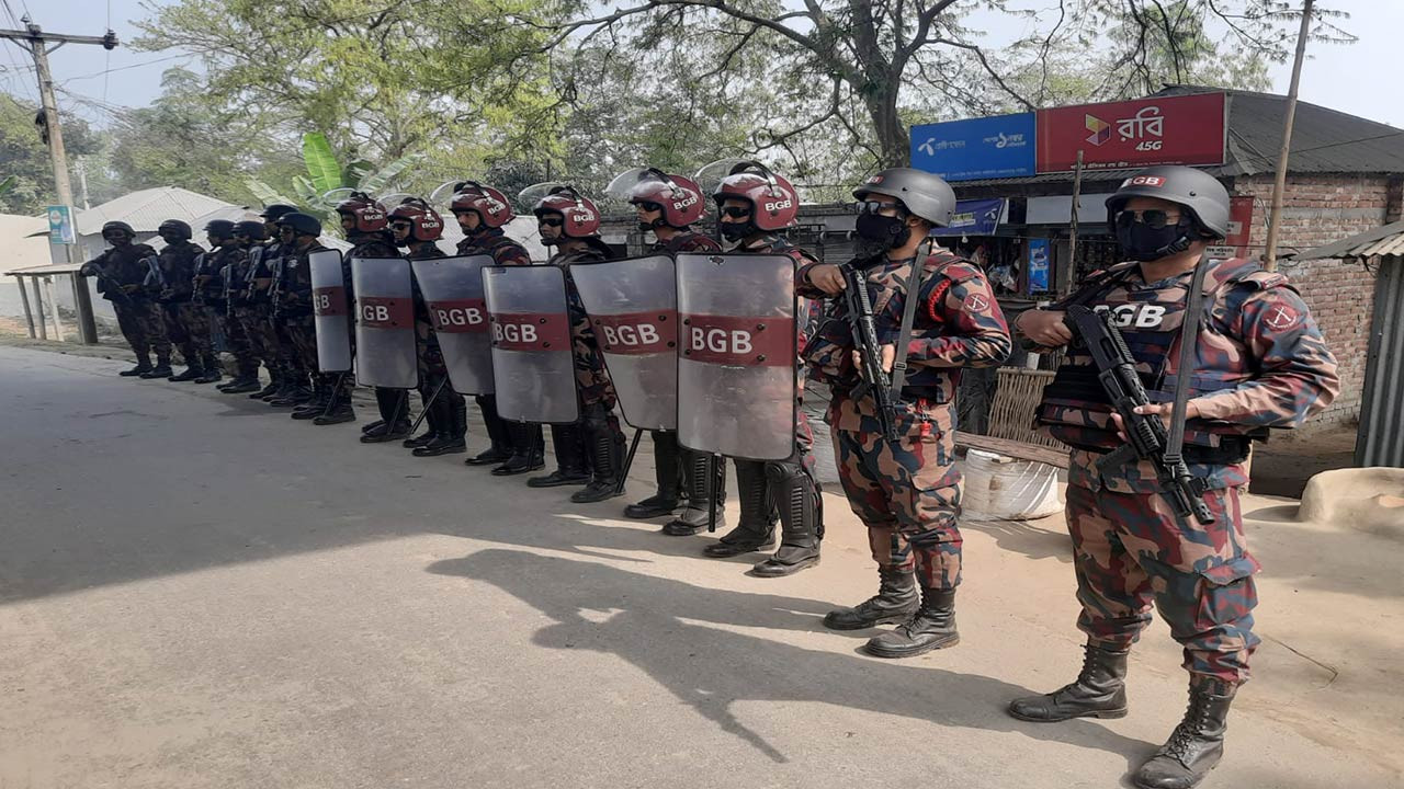 সংসদ নির্বাচন ও গণভোট উপলক্ষে নাটোরে নির্বাচনি দায়িত্বে ৫৩ বিজিবি