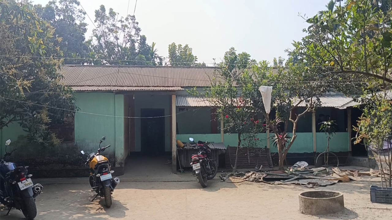 পঞ্চগড়ে কলেজ অধ্যক্ষের বাড়িতে ডাকাতি