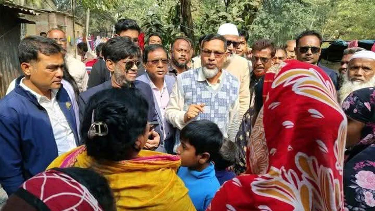 বগুড়া-৩ নির্বাচনী আসনে বিএনপির প্রার্থী মহিতের গণসংযোগ