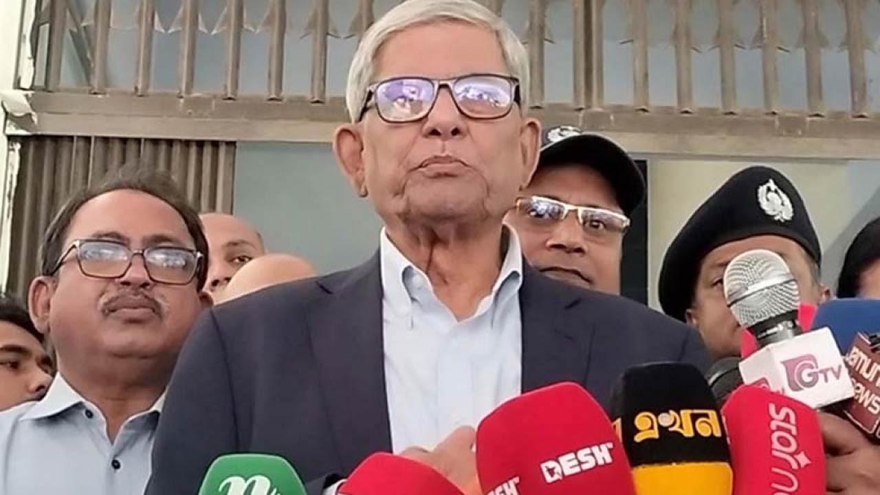 গণতান্ত্রিক প্রতিষ্ঠানগুলোকে শক্তিশালী করে দেশকে এগিয়ে নিতে হবে : ঠাকুরগাঁওয়ে মির্জা ফখরুল