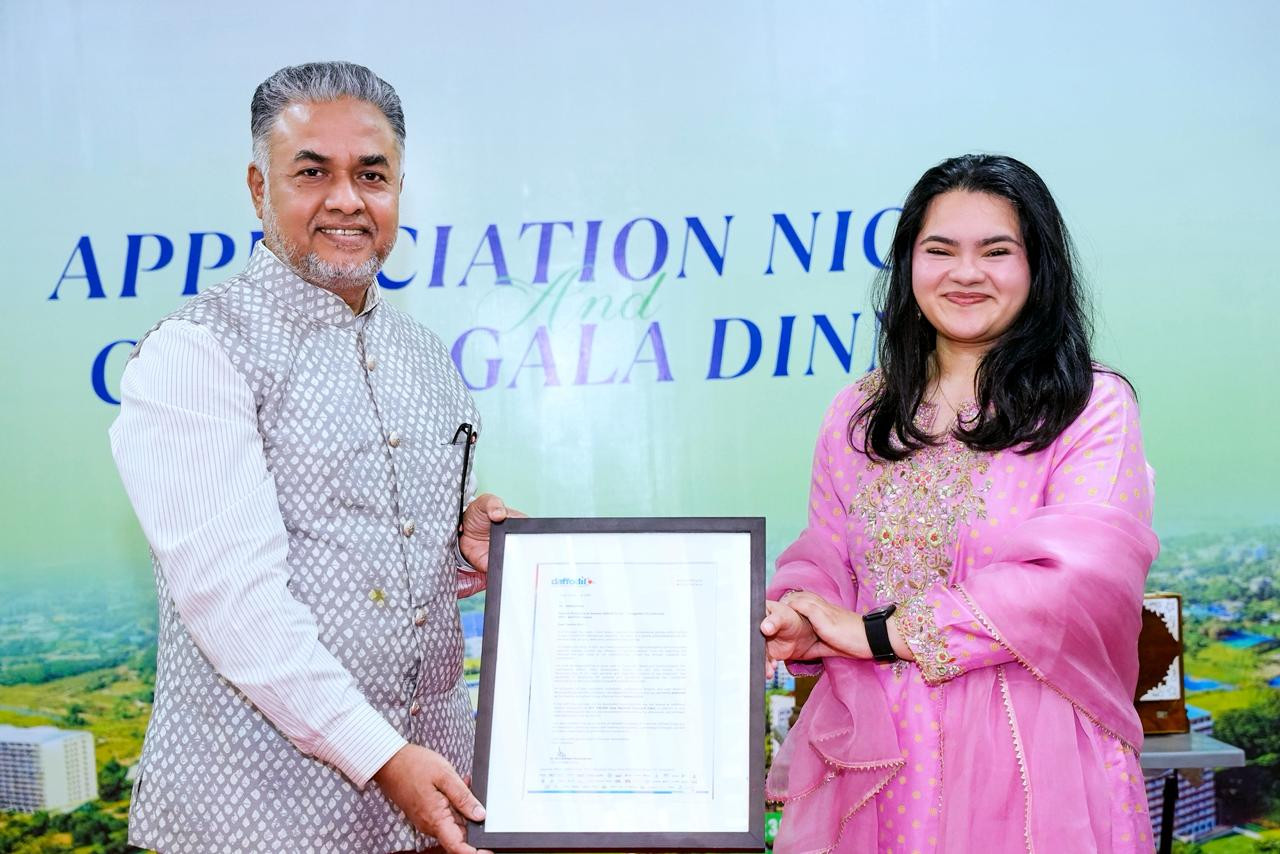 টিচিং অ্যাসিস্ট্যান্ট থেকে ড্যাফোডিল গ্রুপের পরিচালক: মেধার অনন্য স্বীকৃতি পেলেন সামিহা খান