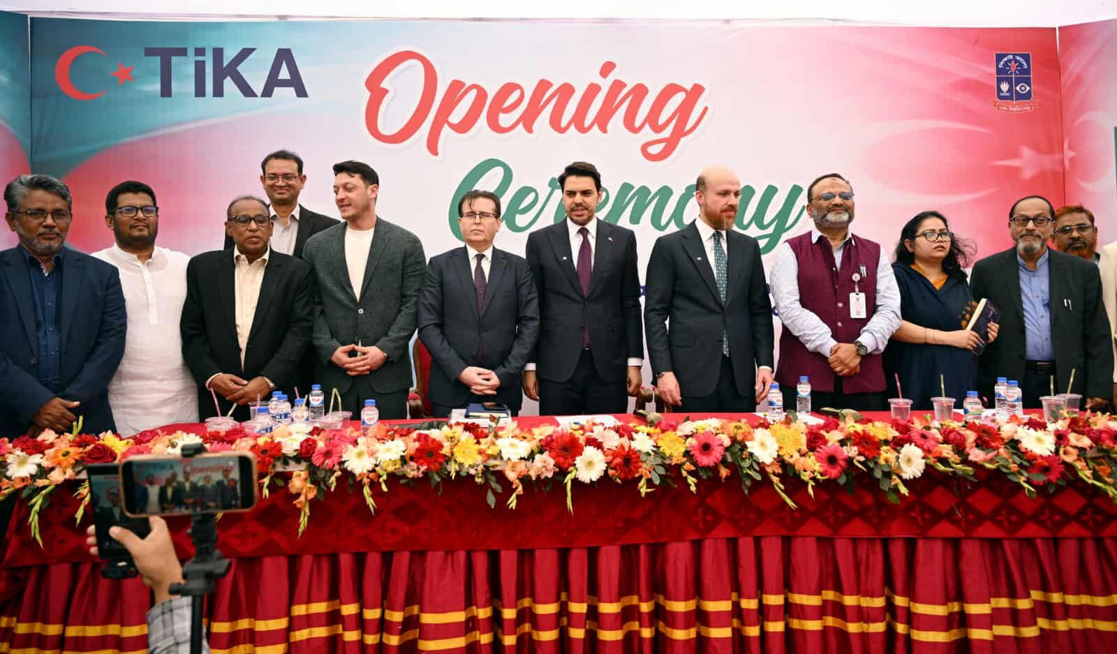 টিকার সহায়তায় ঢাবি মেডিকেল সেন্টারের আধুনিকায়ন উদ্বোধন, উপস্থিত বিলাল এরদোয়ান–মেসুত ওজিল