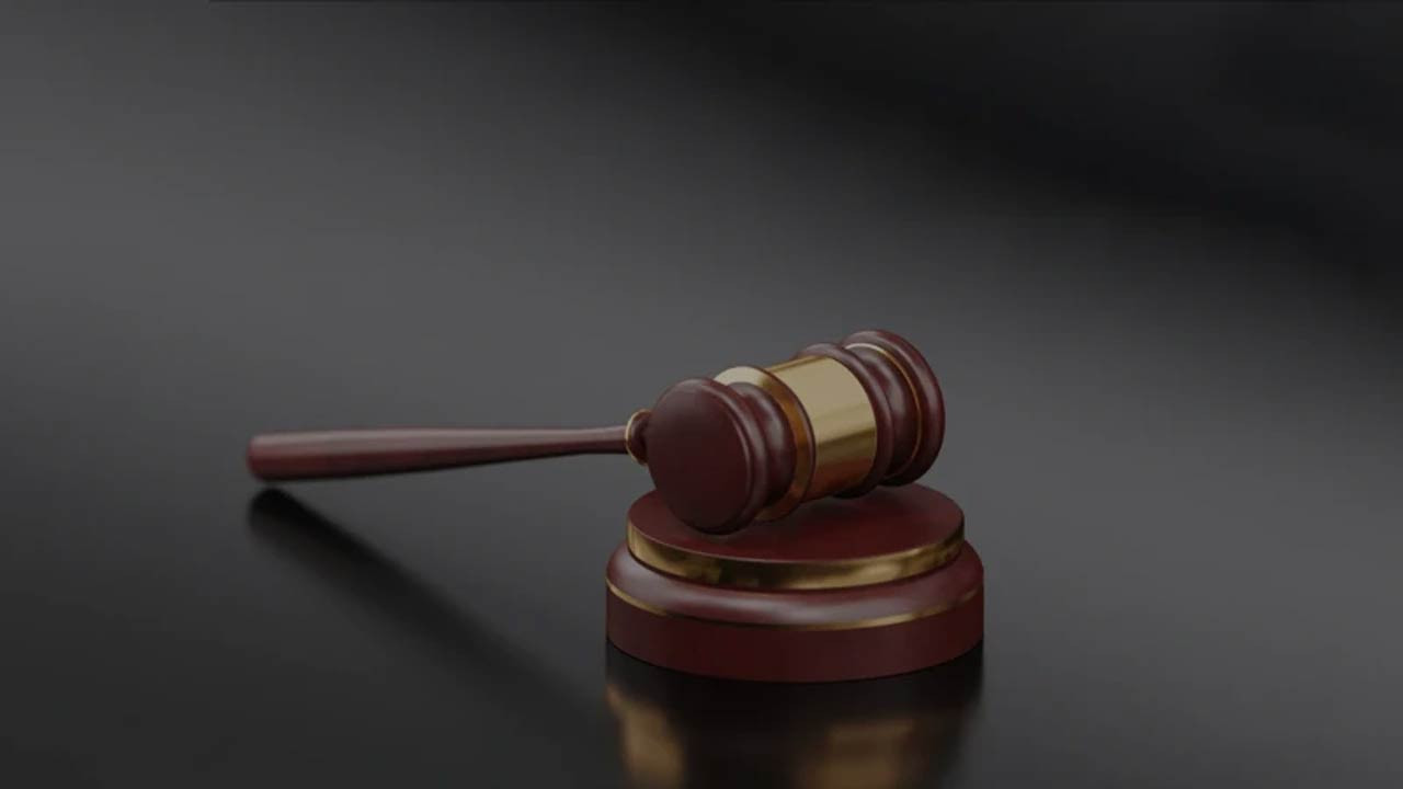 চাঁপাইনবাবগঞ্জে নির্বাচনি আচরণবিধি লঙ্ঘনের দায়ে সরকারি কর্মচারীর অর্থদণ্ড