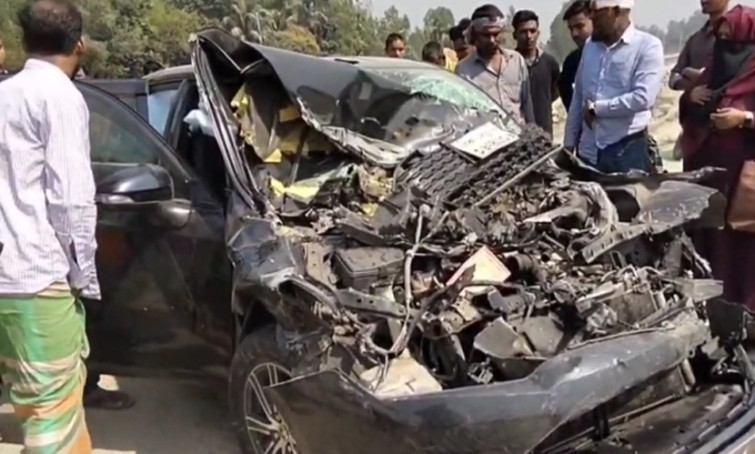 টাঙ্গাইলে প্রাইভেটকারের ধাক্কায় ভ্যানচালকসহ নিহত ২