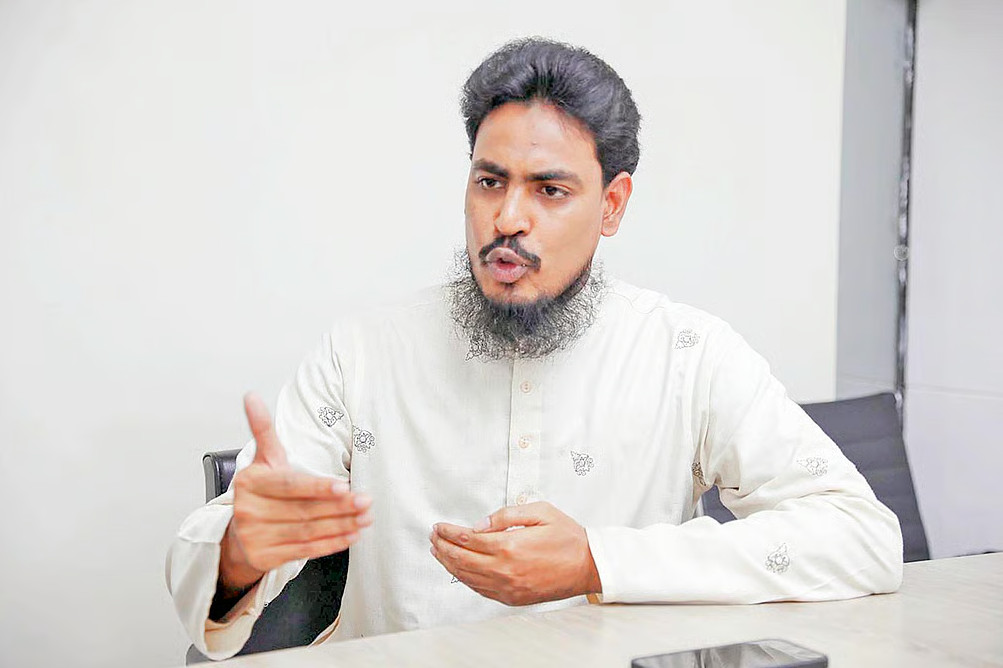 আখতার হোসেনকে মুঠোফোনে হত্যার হুমকি