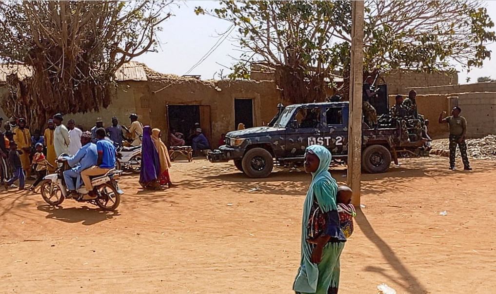 নাইজেরিয়ার তিন গ্রামে সশস্ত্র হামলায় নিহত ৩২