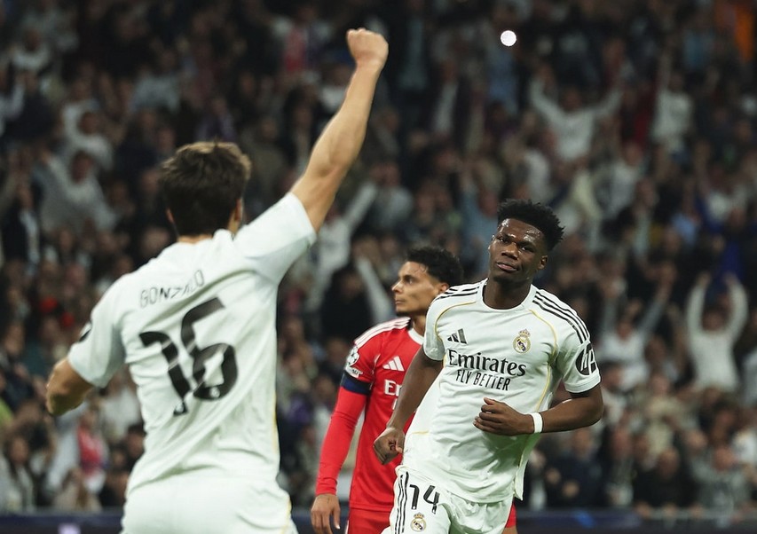 বেনফিকাকে হারিয়ে শেষ ষোলোয় রিয়াল 