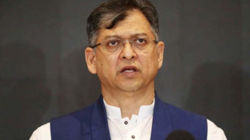 বিশাল ব্যবধানে এগিয়ে সালাহউদ্দিন আহমদ