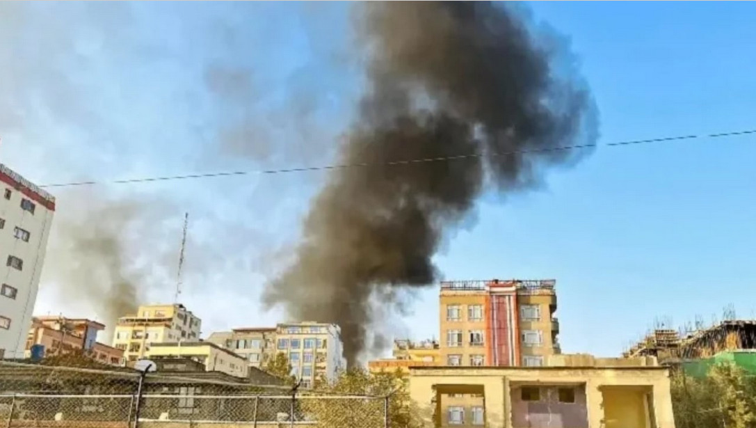 আফগানিস্তানে পাকিস্তানের বিমান হামলায় নিহত ১৭