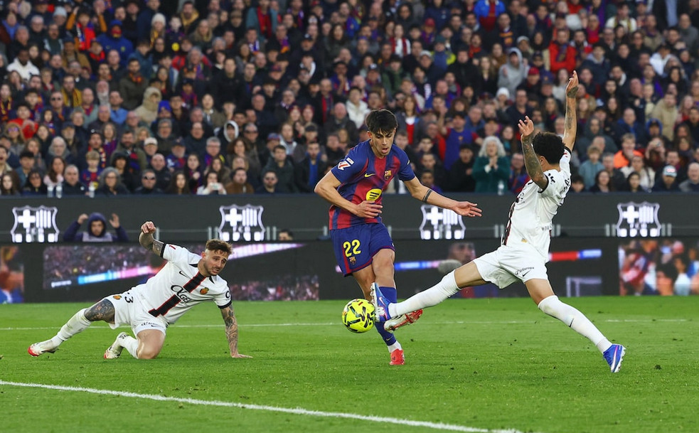 দাপুটে জয়ে শীর্ষস্থান মজবুত বার্সা’র