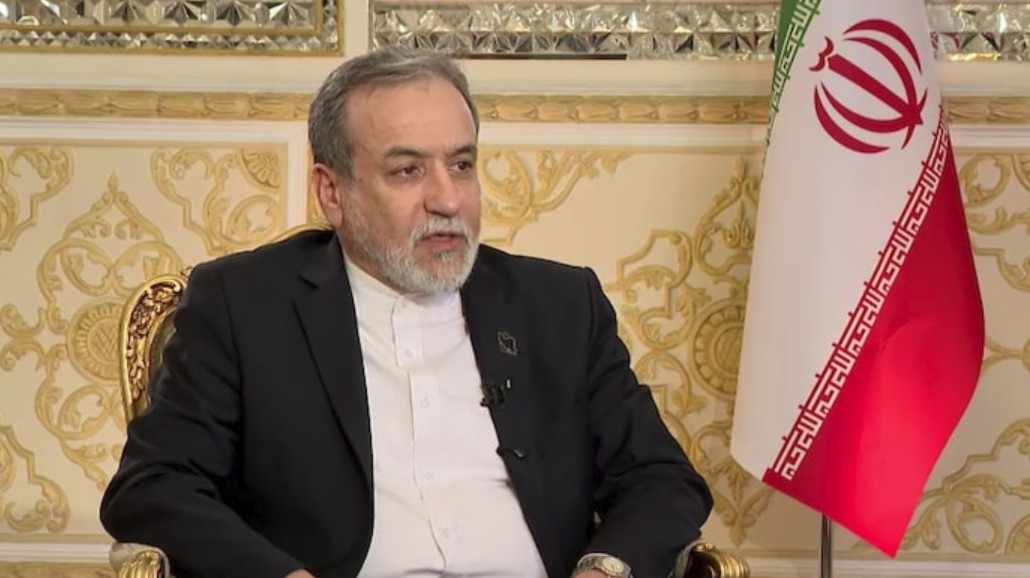 কোনো পক্ষেরই জয় হবে না, এটি হবে বিধ্বংসী যুদ্ধ : আব্বাস আরাগচি