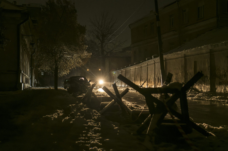 অন্ধকারে ইউক্রেন!