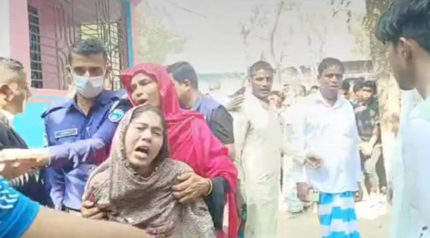 নিজ ঘর থেকে মা ও শিশু সন্তানসহ তিনজনের মরদেহ উদ্ধার