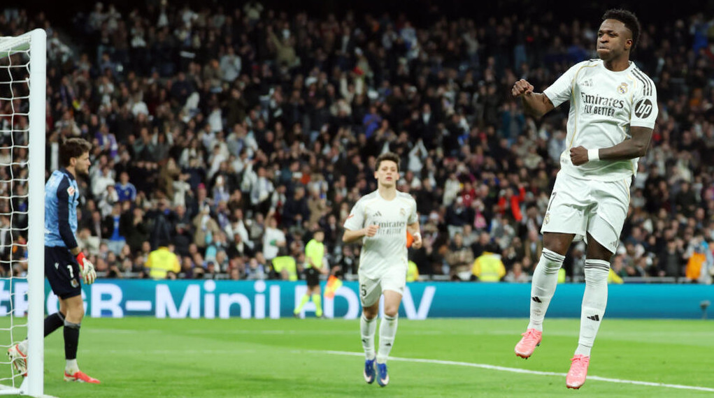 ভিনিসিয়ুসের জোড়া গোলে শীর্ষে রিয়াল মাদ্রিদ