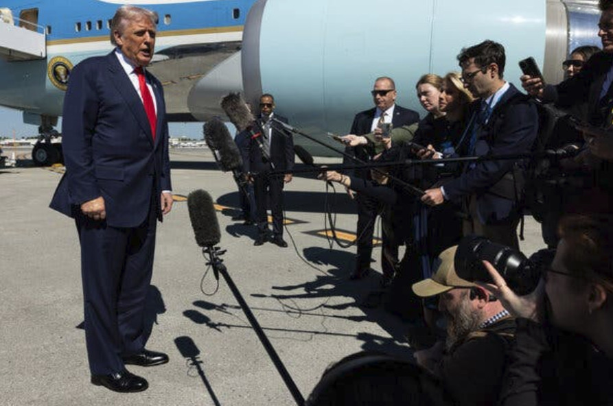 ভেনেজুয়েলা যাচ্ছেন ট্রাম্প