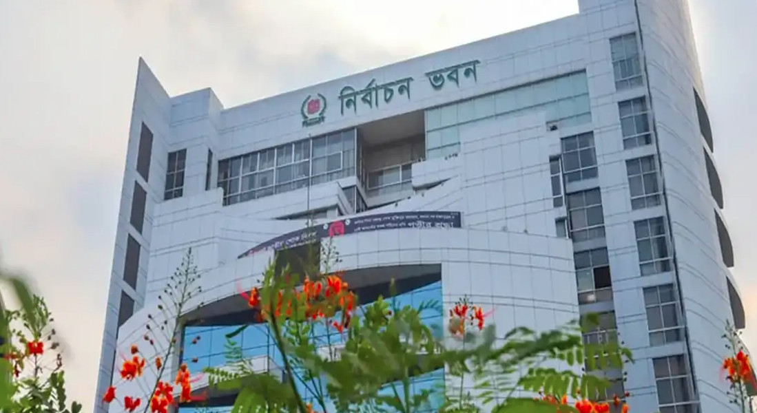 মোবাইল ব্যবহারের নিষেধাজ্ঞায় গণমাধ্যমকে আওতামুক্ত রাখার আশ্বাস ইসির