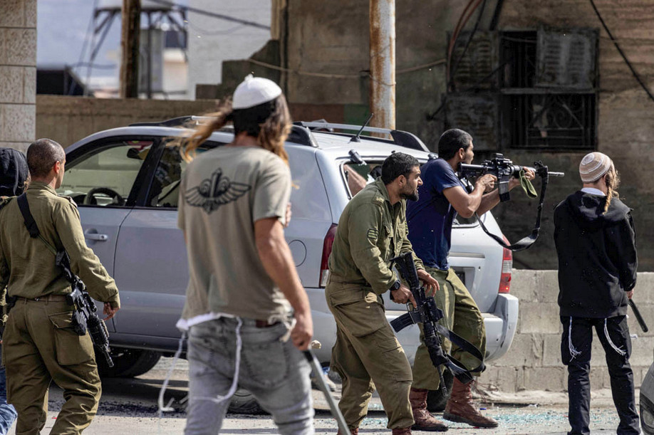 পশ্চিম তীরে বসতি স্থাপনকারীদের হামলায় আহত অর্ধশতাধিক ফিলিস্তিনি