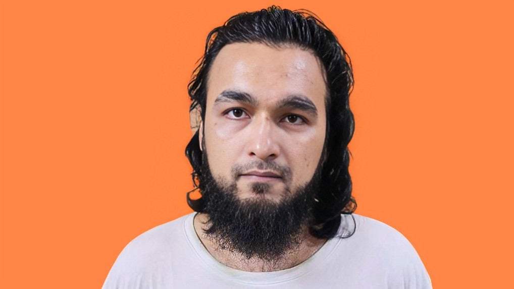 জামিন পেয়েই বাদীকে মারধরের অভিযোগ গায়ক নোবেলের বিরুদ্ধে