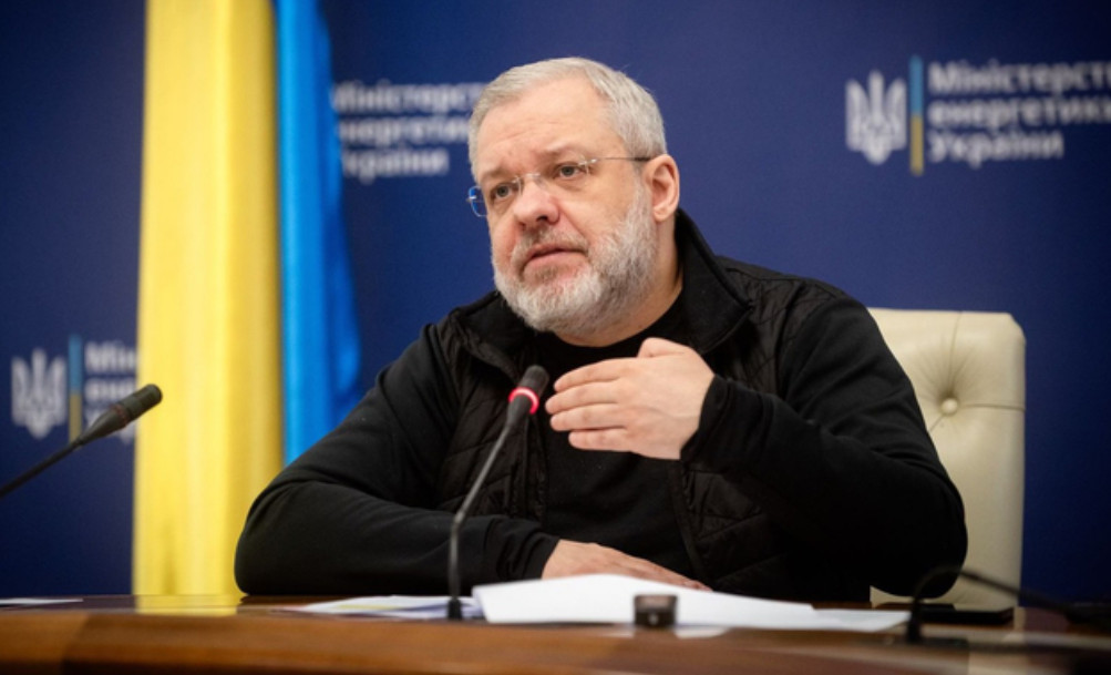 দেশ ছেড়ে পালানোর সময় ইউক্রেনের সাবেক মন্ত্রী গ্রেপ্তার