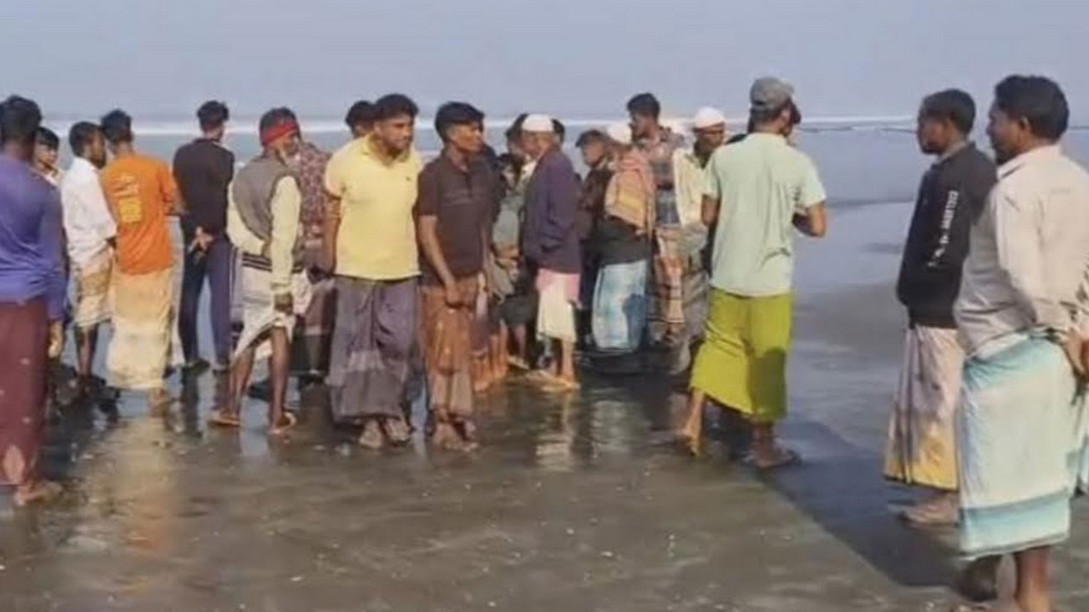 কক্সবাজারে সৈকতে ভেসে এলো তরুণ-তরুণীর মরদেহ