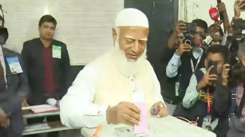 ভোট দিলেন জামায়াত আমির