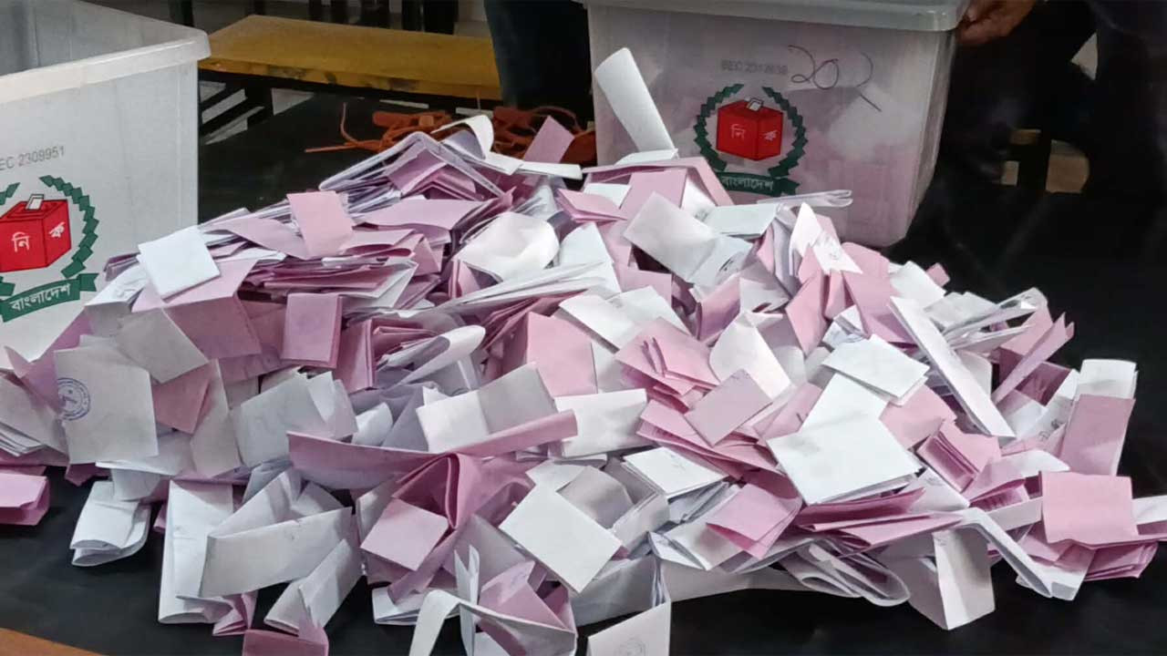 শেষ হলো ভোটগ্রহণ, অপেক্ষা ফলাফলের