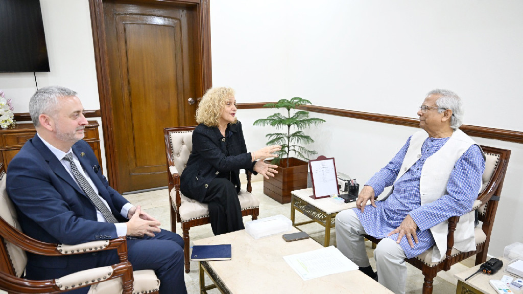 ইইউ’র সঙ্গে দ্রুত এফটিএ নিয়ে আলোচনা শুরুর আহ্বান প্রধান উপদেষ্টার