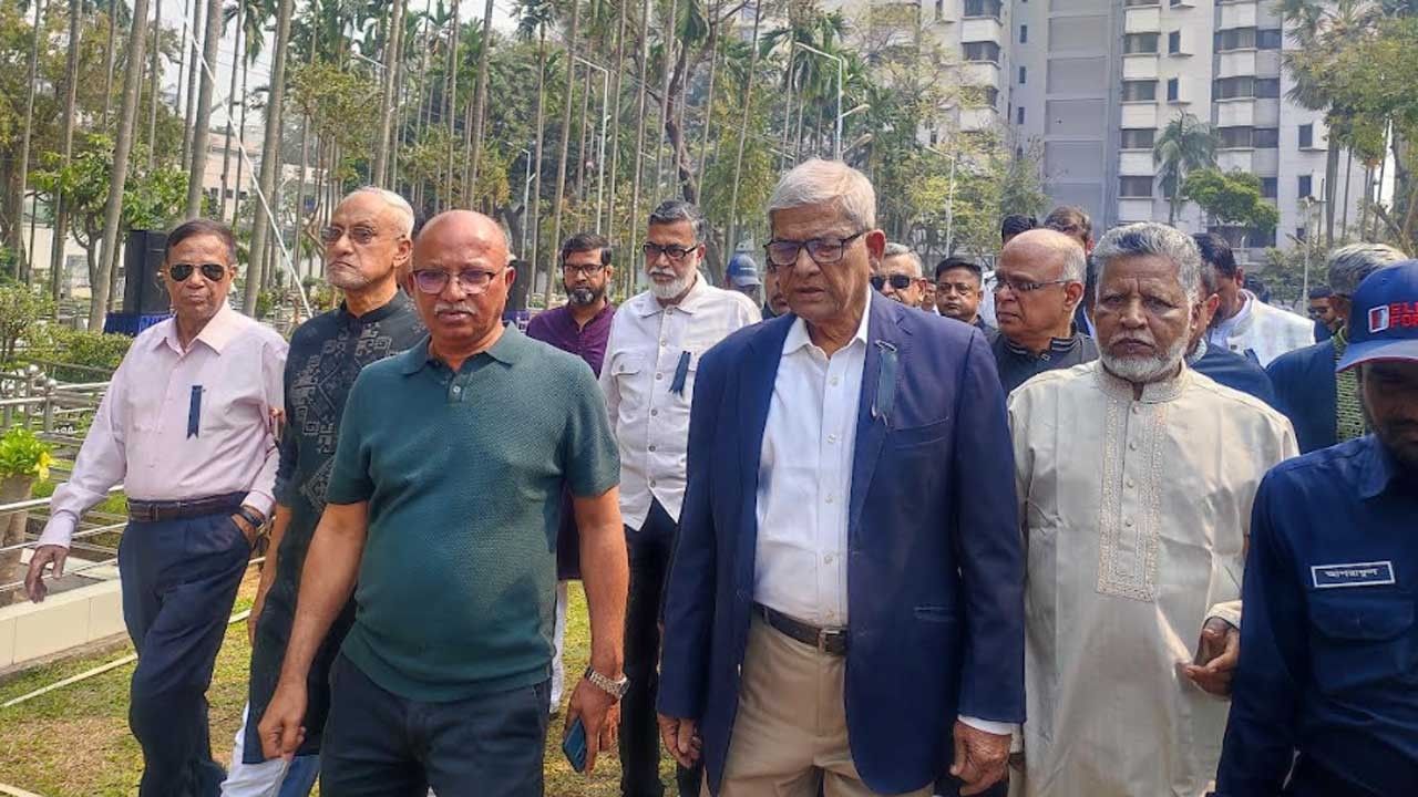 সেনাবাহিনীর মনোবল ভাঙতেই ৫৭ কর্মকর্তাকে হত্যা করা হয় : মির্জা ফখরুল ইসলাম