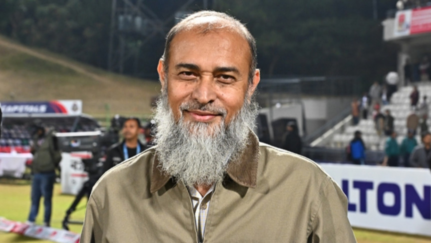 আম্পায়ারদের বেতন নিয়ে প্রশ্ন তুলে আবারও বিতর্কে বিসিবির নাজমুল