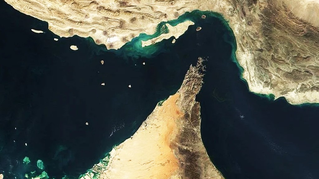 হরমুজ প্রণালী বন্ধ করলো ইরান