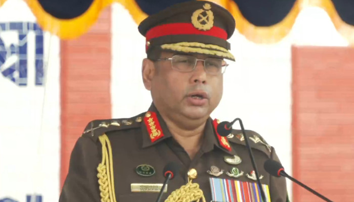 ‘নবনির্বাচিত সরকার দায়িত্ব নিলেই সেনাবাহিনী ব্যারাকে ফিরবে’